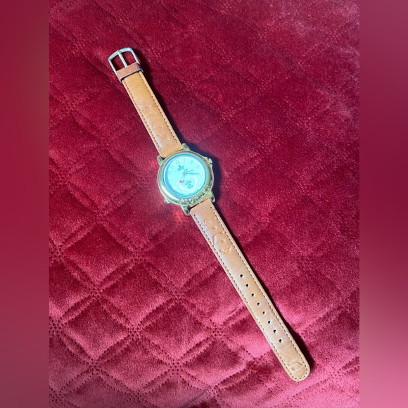 Vintage Musical Lorus Disney Watch Plays Beatles Song 'I Want To Hold Your Hand - Picture 5 of 17